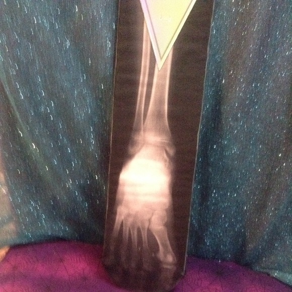 Gothic Skeleton knee socks - Picture 3 of 3